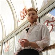 Insegnante di produzione musicale e composizione. Scuola superiore di musica con più di 10 anni d’esperienza da lezioni in smart working o a domicilio in provincia di Terni